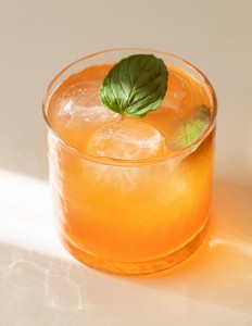 Laori Dark & Stormy
